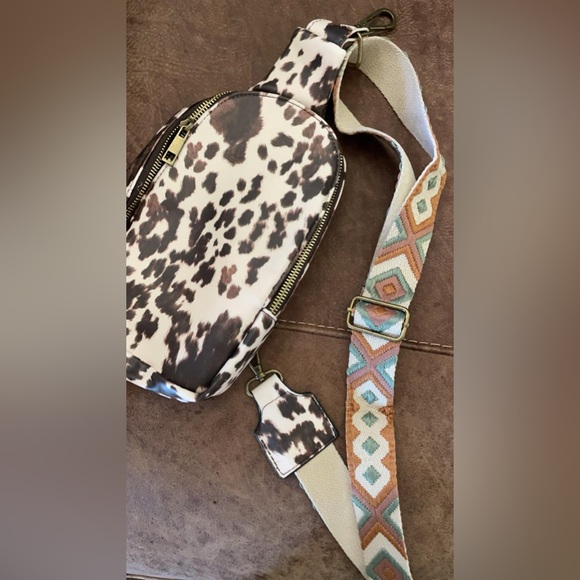 Cowprint sling bag - Picture 1 of 3